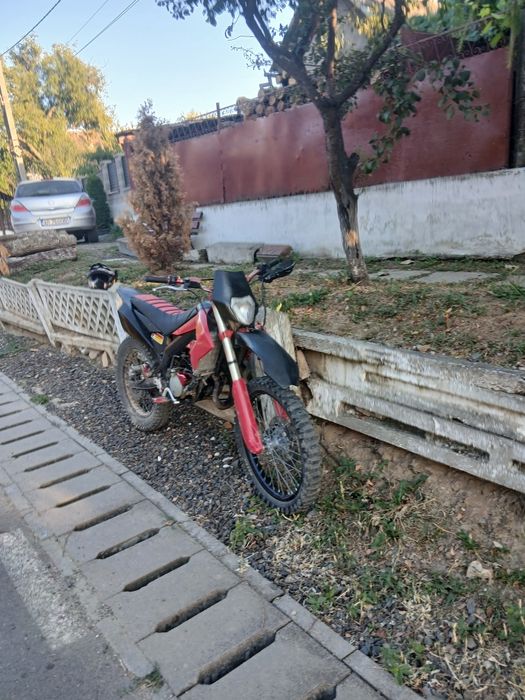 Vand sau schimb cross aprilia sx 85