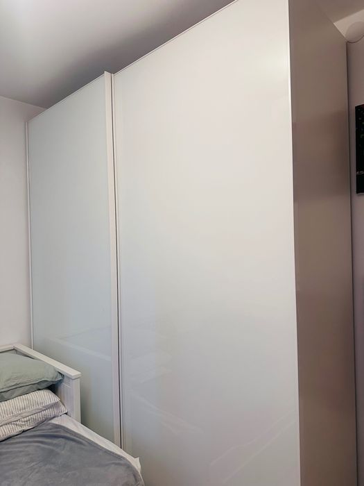 Dulap cu usi glisante