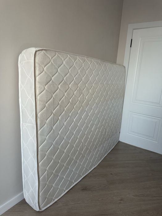 Матрас в хорошем состоянии