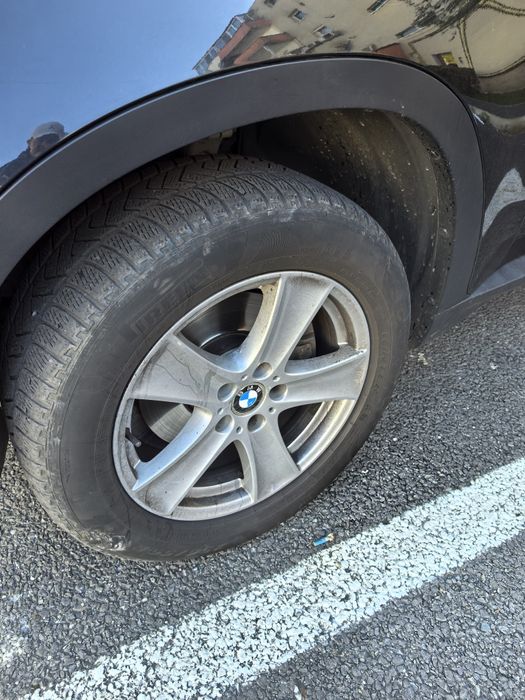 Vând jante cu anvelope de iarna BMW X5 E70 18 inch