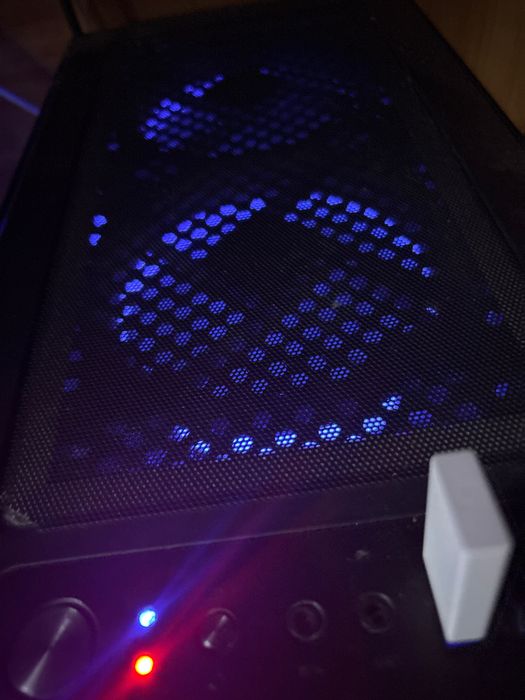 Vând calculator gaming