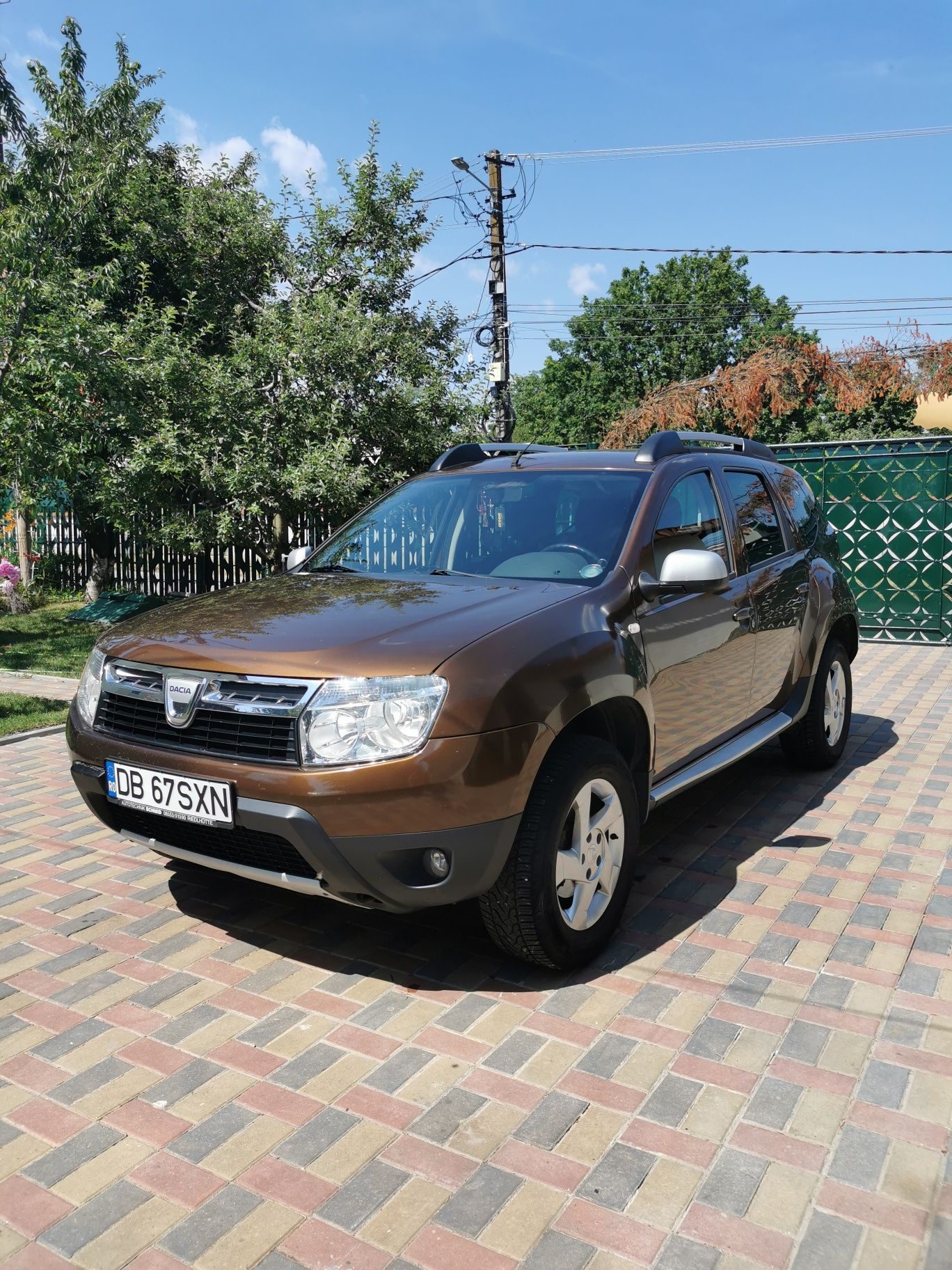 Vand Dacia Duster 1,5 dci 110cp 4x2 din 2011 in stare foarte buna