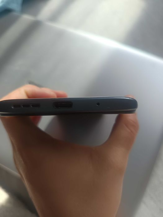 Продава се Xiaomi Redmi 10 128GB 4GB RAM