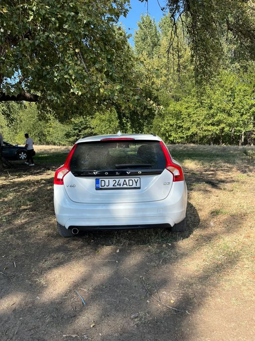 Vând Volvo V60 2.0 TDI