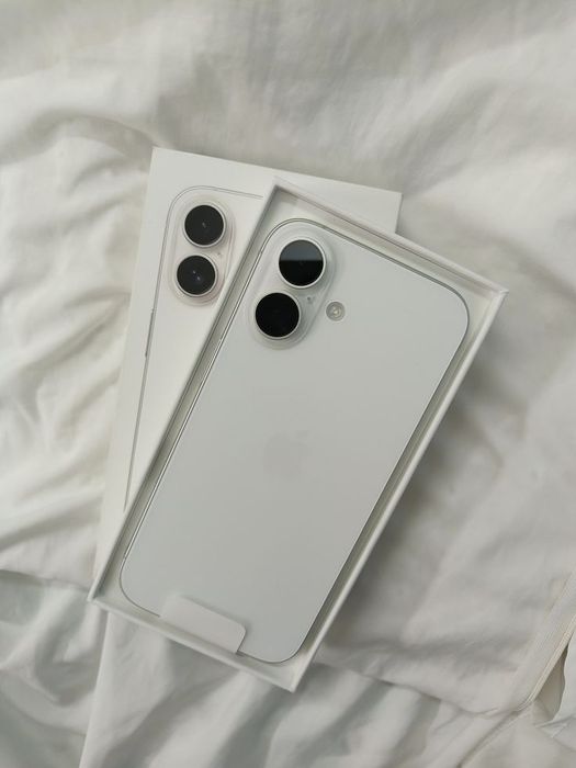 Продам Айфон 16 на 128гб