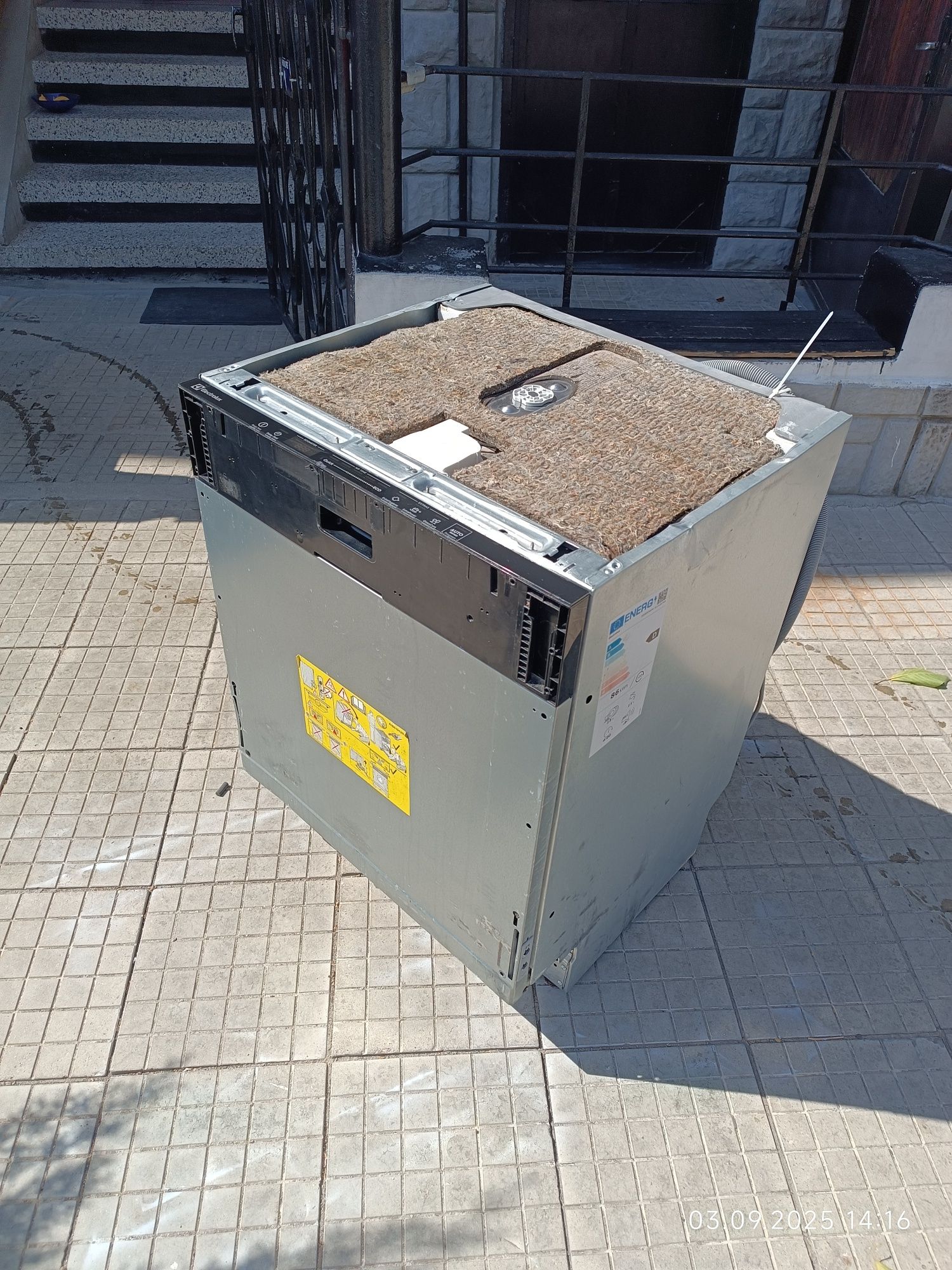 Съдомиялна за пълно вграждане electrolux