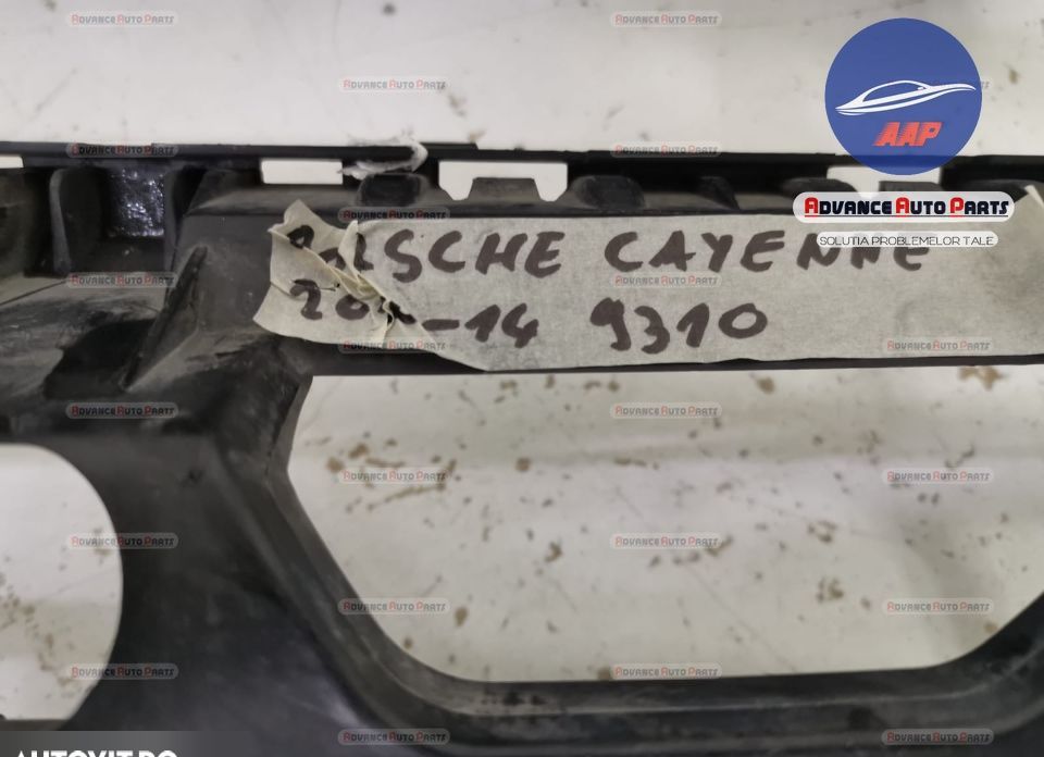 Оригинална централна решетка в добро състояние Порше Каен / Porsche Ca