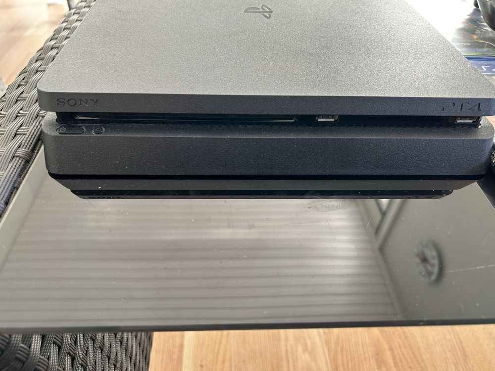 PlayStation 4 - 6 броя игри
