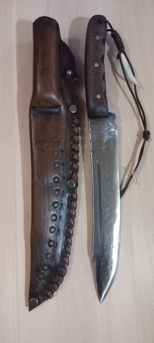 Кован нож,кания от естествена кожа