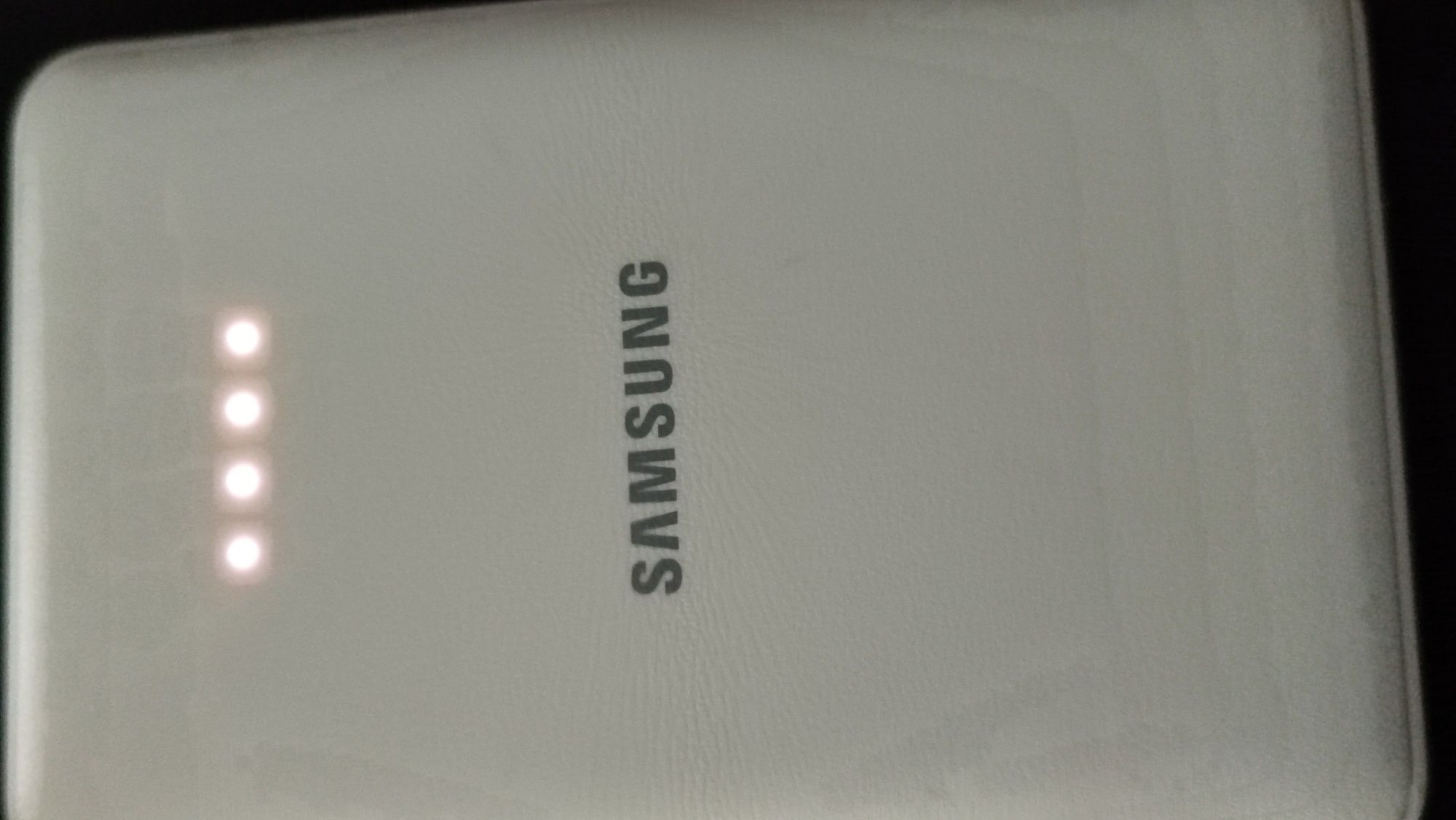 70 lei Baterie externa Samsung