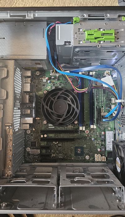 Pc Fujitsu Esprimo P757/E90+M16W