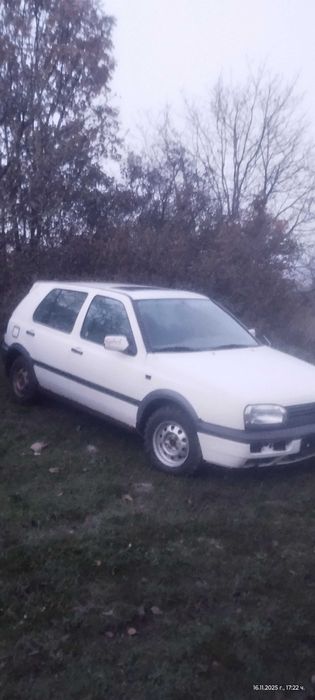 Голф 3 1.6 бензин бракуван без документи