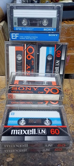 Кассеты аудио по 2500 за штуку