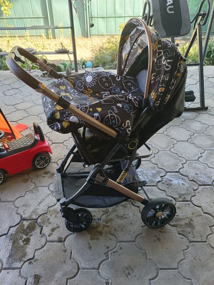Продам прогулочную коляску