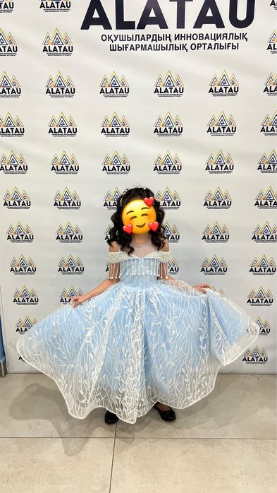 Продам нарядное платье на девочку 6-7-8 лет для НГ