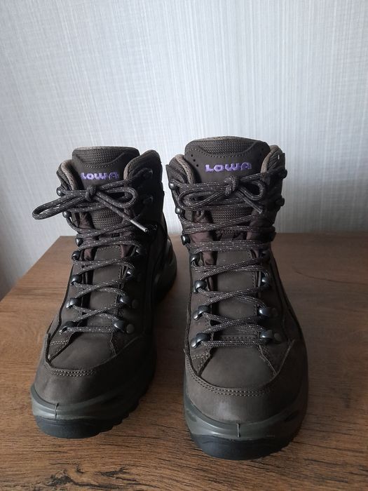 LOWA RENEGADE gore tex обувки 38 номер.