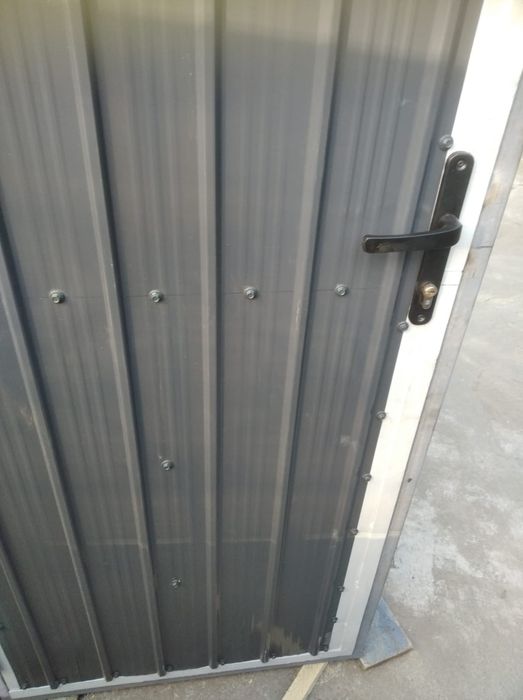 Chiosc paza baraca magazie ,schimb cu auto