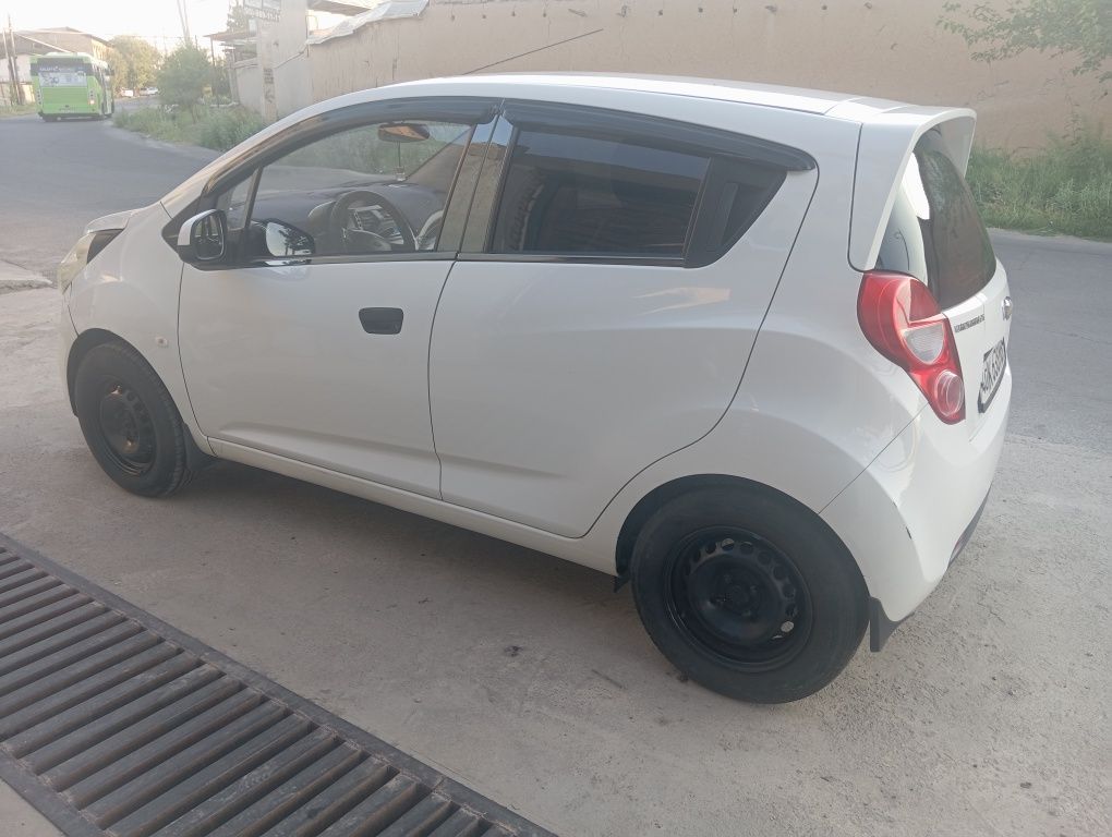 Spark oq prastoy 2013 yil yurgani 510 300 km halol kraskasi tozza.