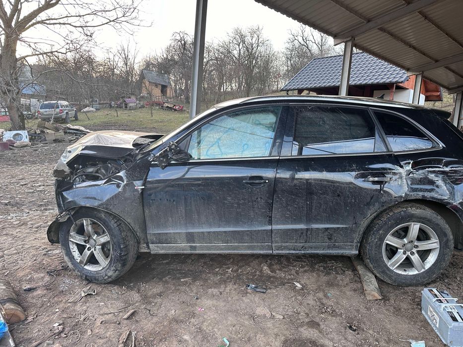 Vand întreg sau dezmebrez q5 2011