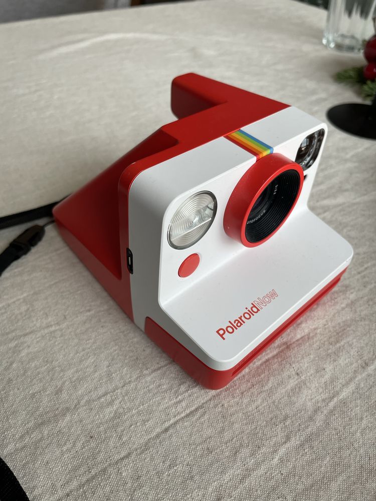 Polaroid Now фотоапарат за моментни снимки