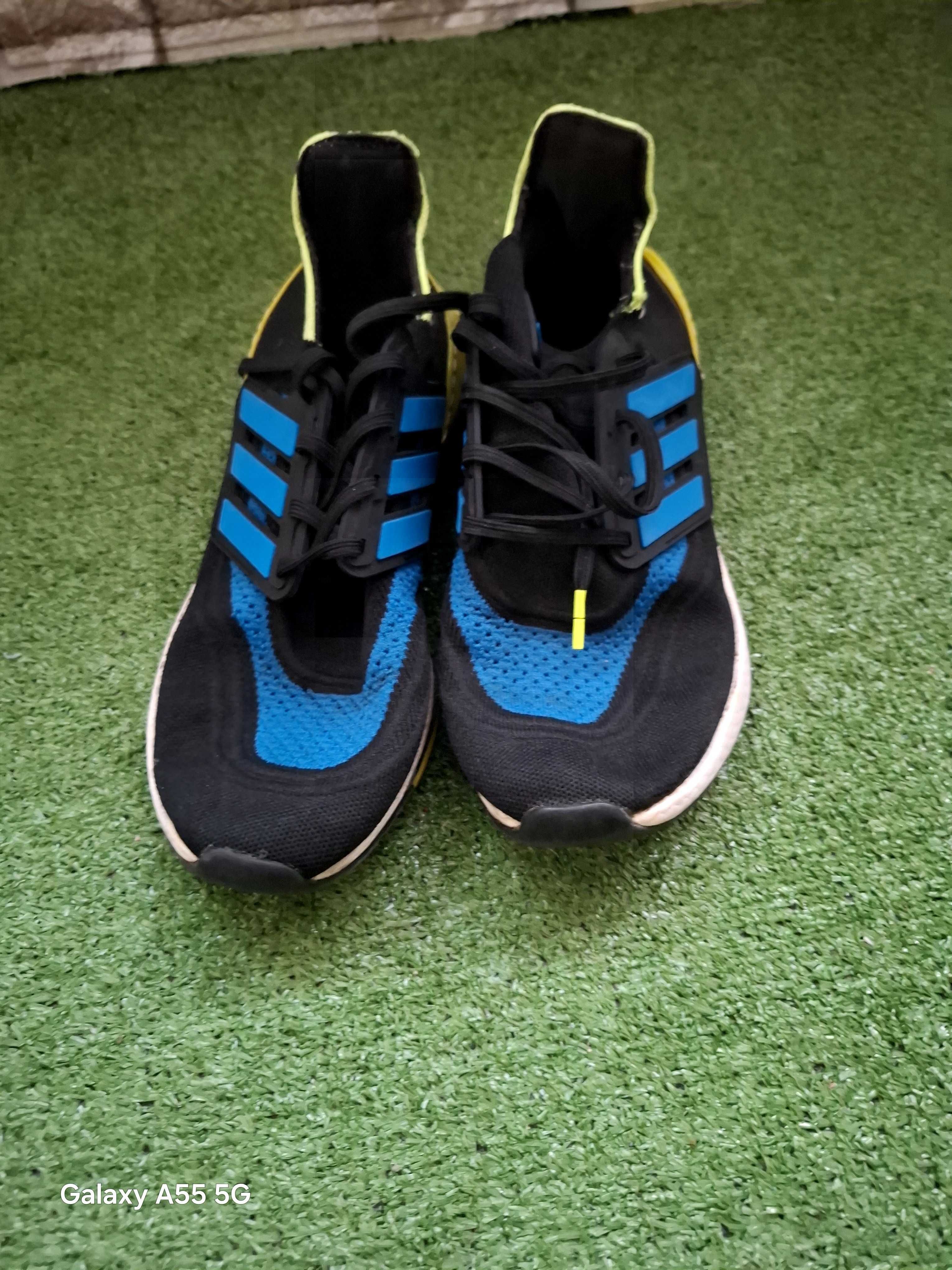 Маратонки Adidas 44