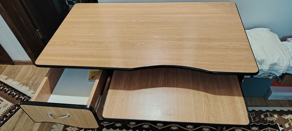 Birou din pal în stare bună