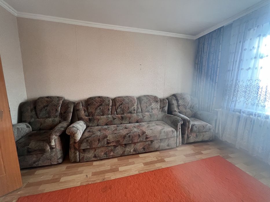 Продам диван с креслами
