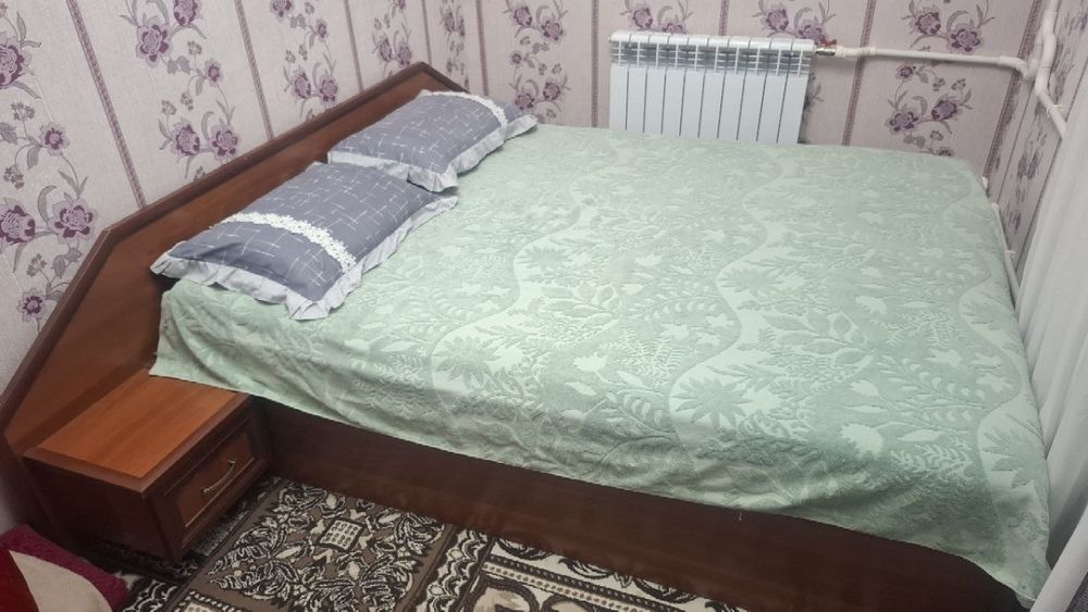 Срочно продаëтся : кровать со шкафом