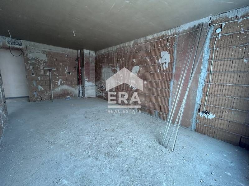 Продава се Двустаен апартамент в Варна, Възраждане 1 - 60 кв.м за 1667 €/кв.м - Снимка #2