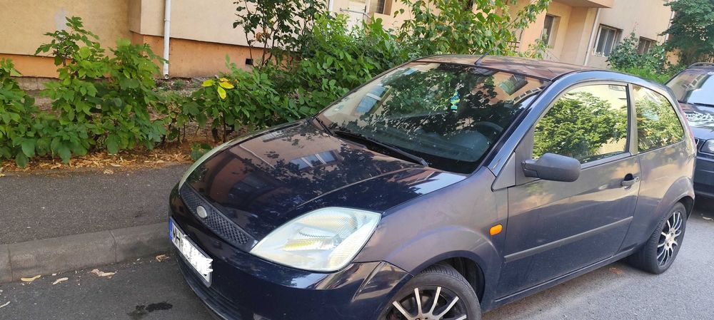 Ford Fiesta. An 2004 Motor 1.3 Benzina, 222.000 km,