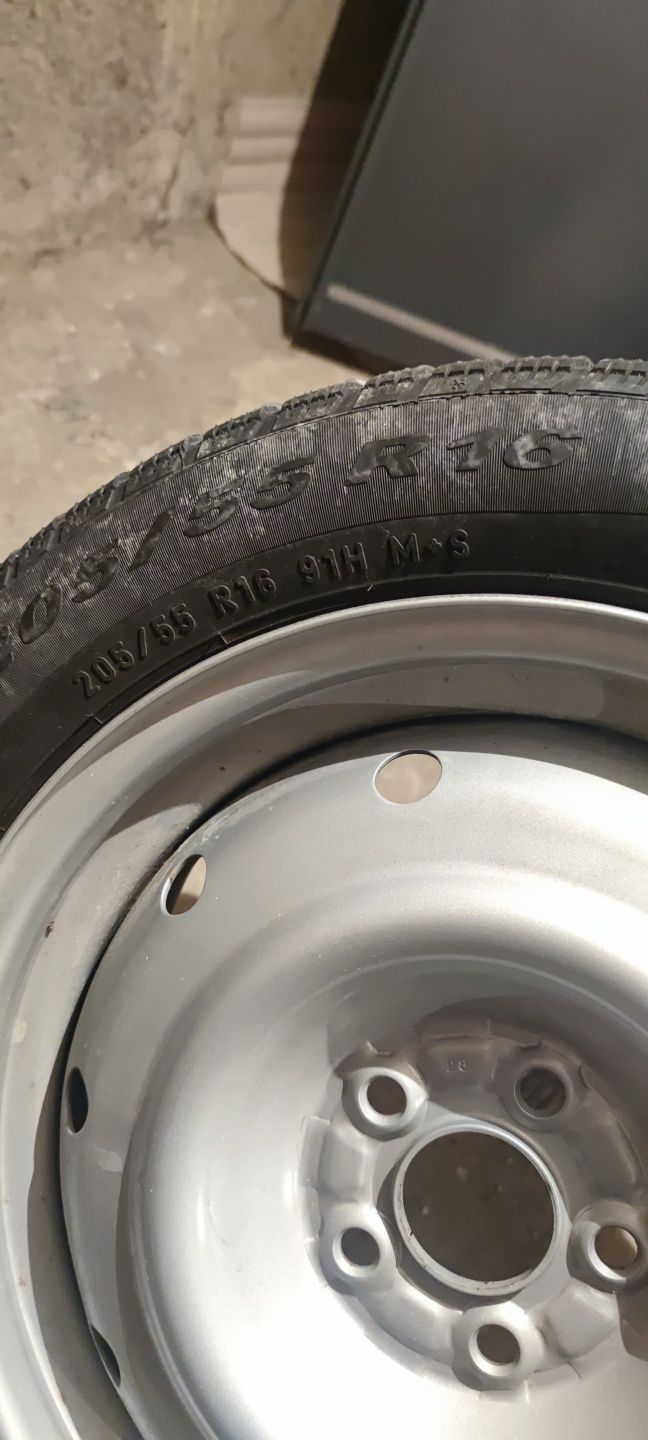 Резервна гума Pirelli с нова джанта и калъф