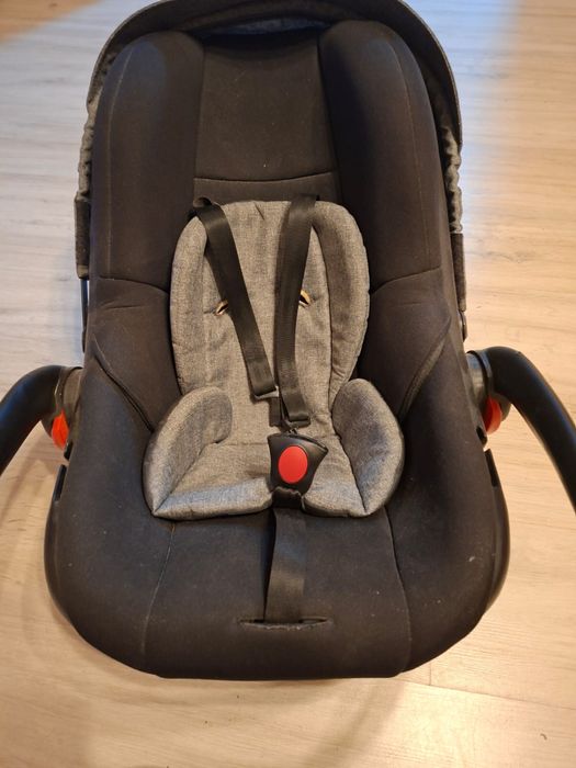 Scoică auto utilizata cu mâner reglabil