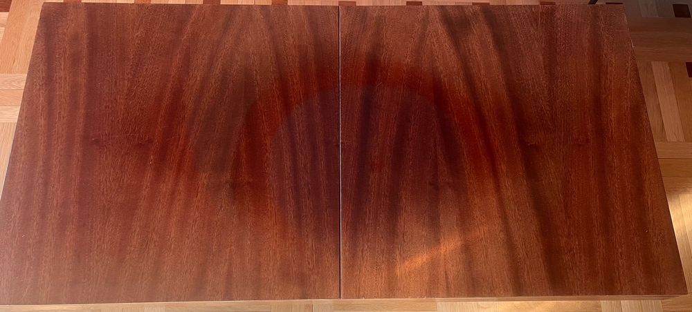 Маса от дърво за всекидневна