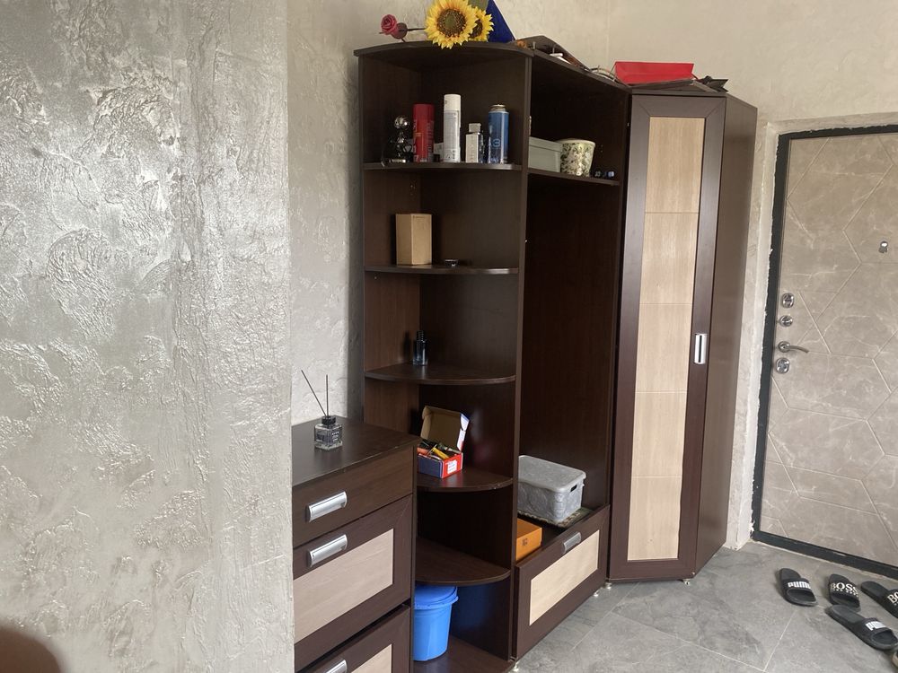 Продаеться мебель для каридора
