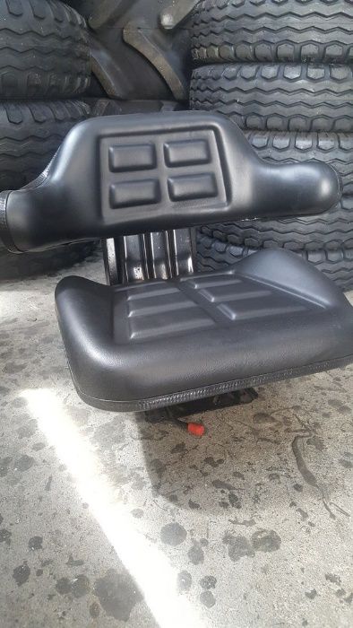 Scaun nou cu triplu reglaj amortizor talpa universala pentru tractor