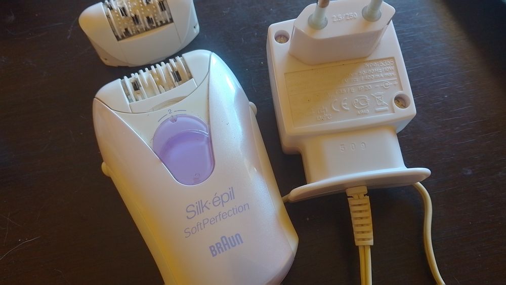 Epilator Braun silk epil, cu doua capete  și atenuator de durere,