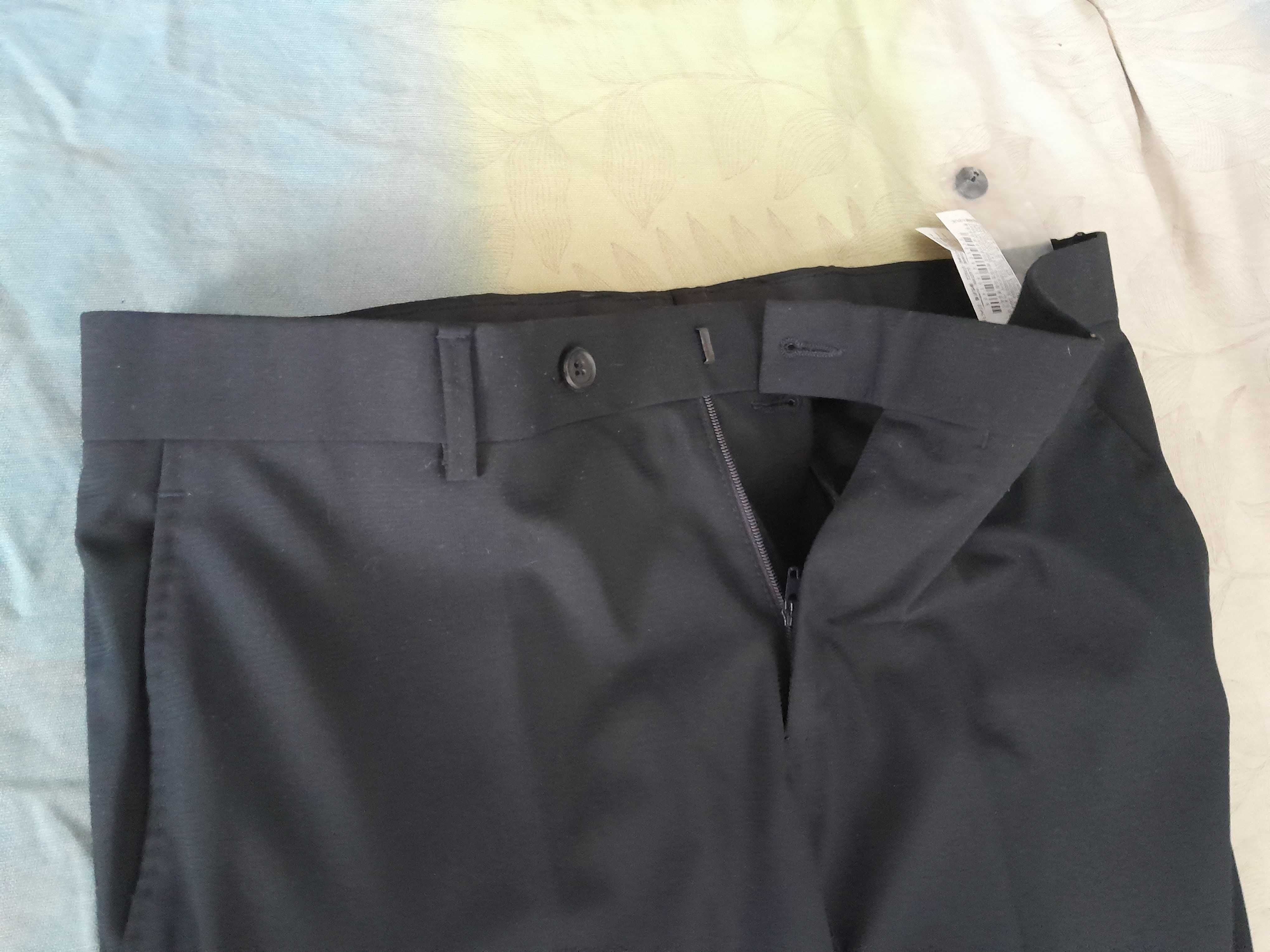 Pantaloni Zara basic noi barbati negri 40