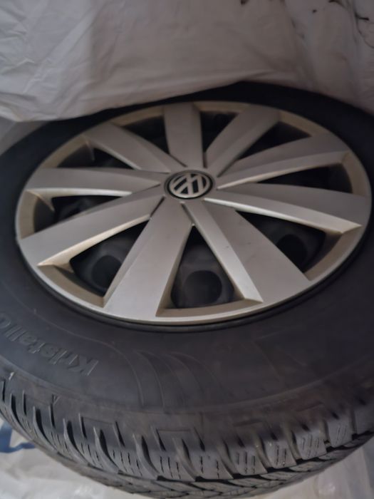 Roti vw passat 215 60 16 cu cauciucuri de iarna