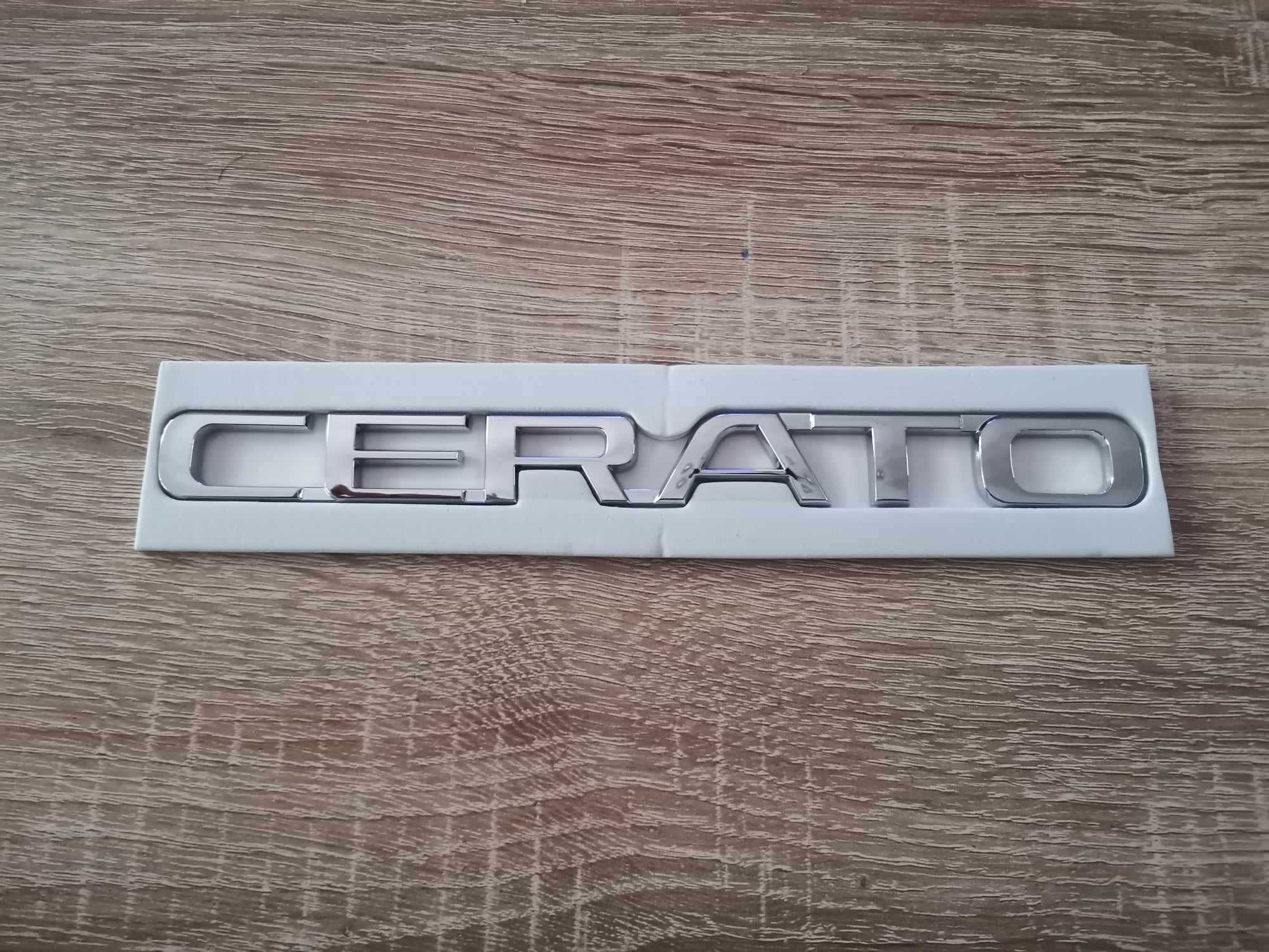 Емблема Надпис Kia Cerato