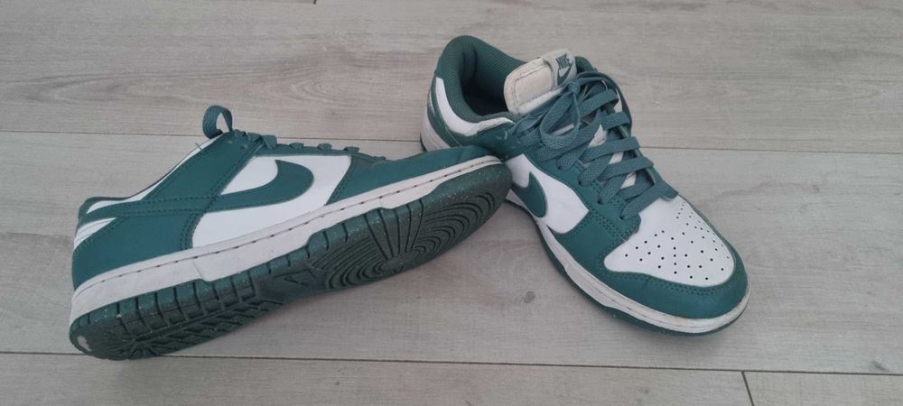 Маратонки NIKE 38,5