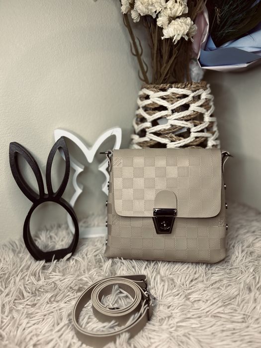 Дамска чантичка Louis Vuitton