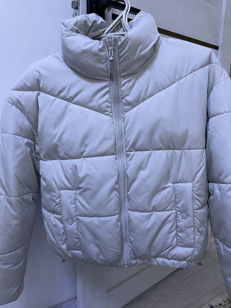 Продам куртку новая