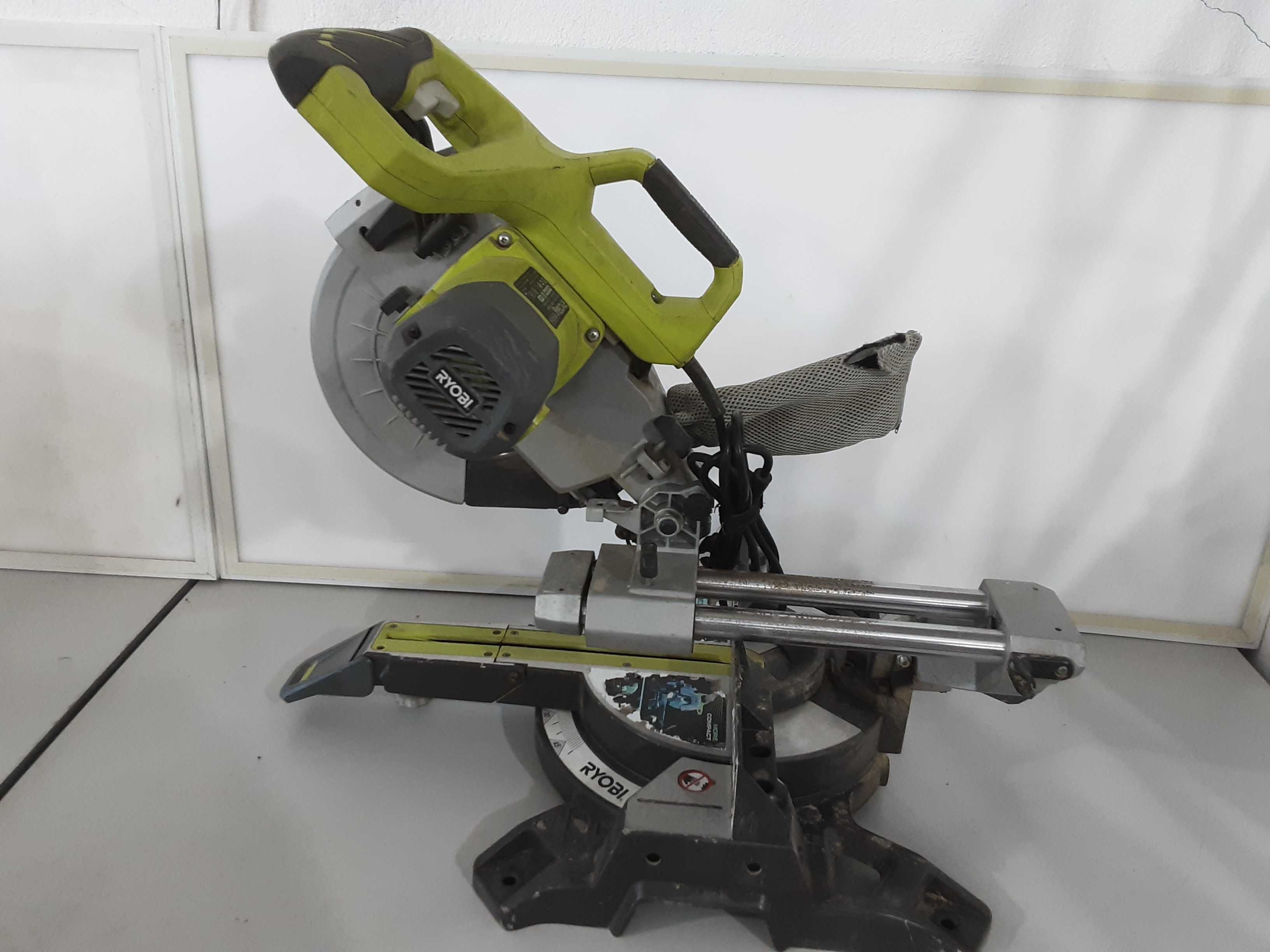 Циркуляр пендула - Ryobi 2000W / 254mm