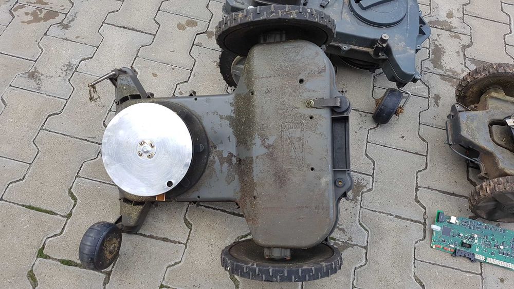 Robot de tuns iarba,Husqvarna, piese,motor,baterie,modul,roti