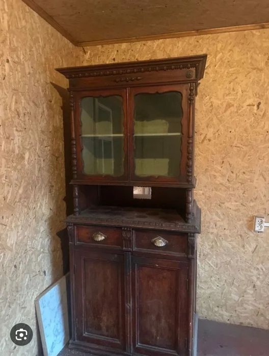 Продам старинный шкаф
