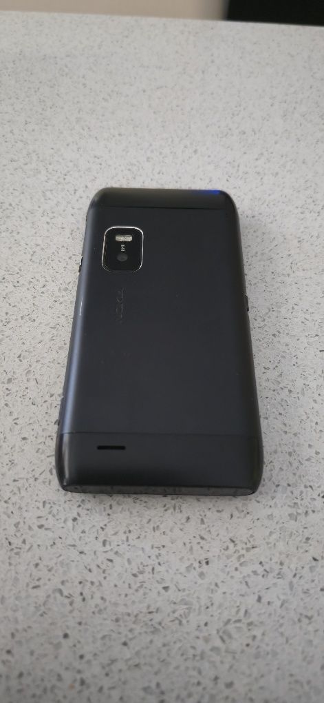 Telefon Nokia e7