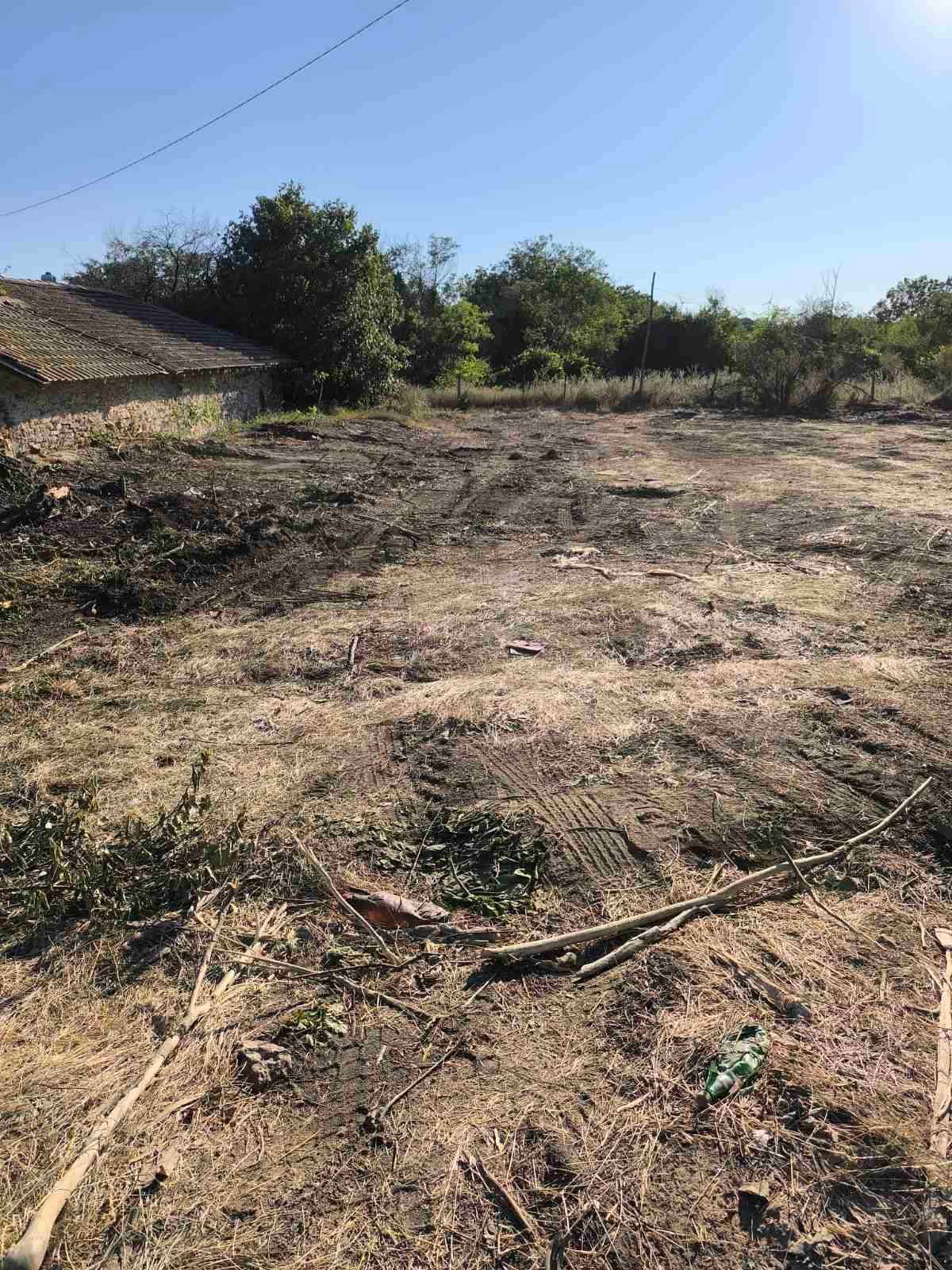 Продавам парцел в гр. Шабла в регулация равен ток вода с асфалтов път