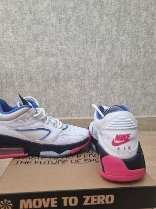 Оригинальные кроссовки Nike Air Jordan.