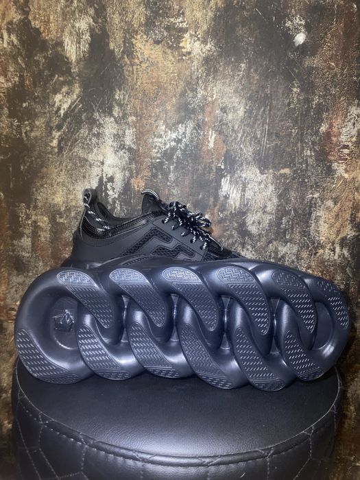 Versace chain reaction