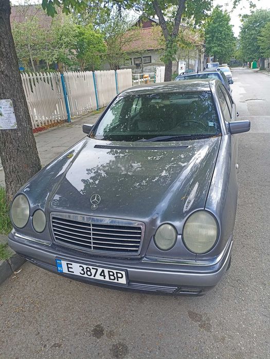 Мерцедес-benz Е 220d